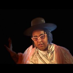 Meet your Posher, Leondra